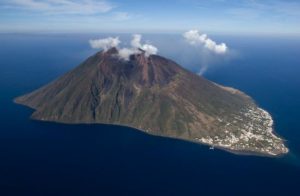 Stromboli et son volcan, îles éoliennes (ME)